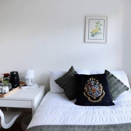 Comfy Private Bedrooms Near Euston Station, Central Лондон Екстериор снимка