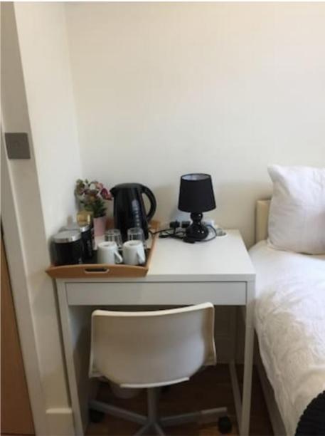 Comfy Private Bedrooms Near Euston Station, Central Лондон Екстериор снимка