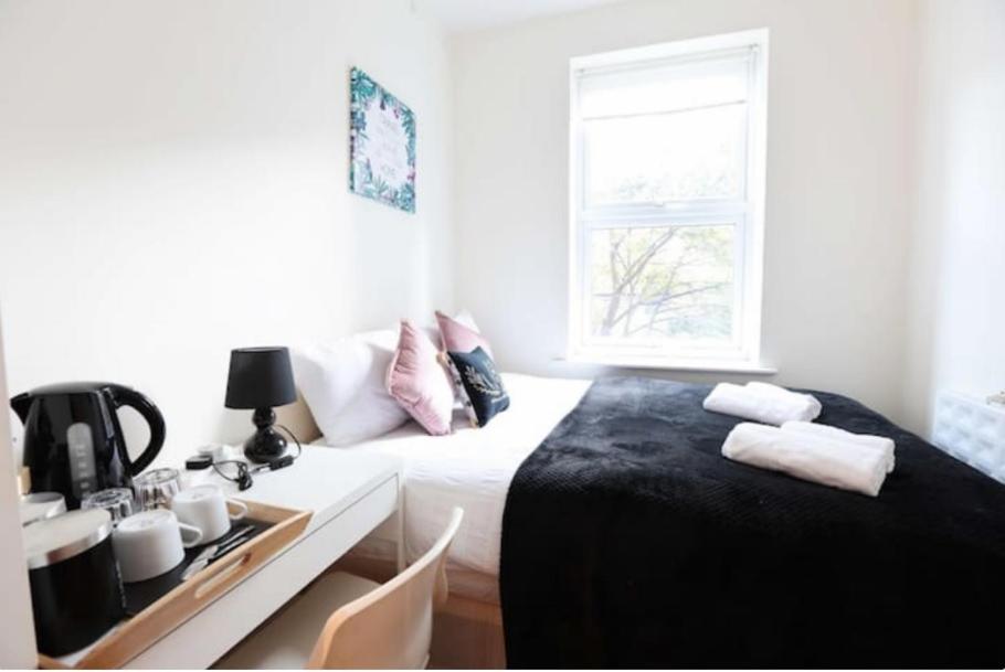 Comfy Private Bedrooms Near Euston Station, Central Лондон Екстериор снимка