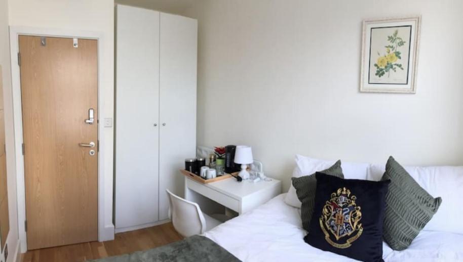 Comfy Private Bedrooms Near Euston Station, Central Лондон Екстериор снимка