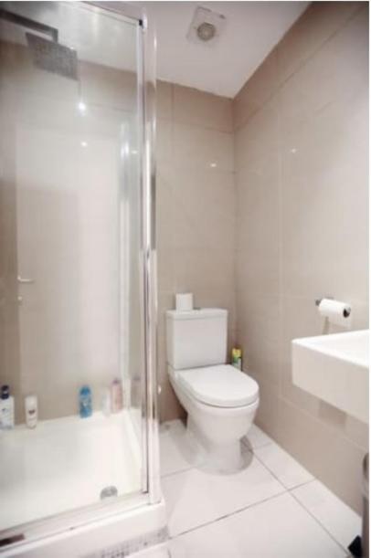 Comfy Private Bedrooms Near Euston Station, Central Лондон Екстериор снимка